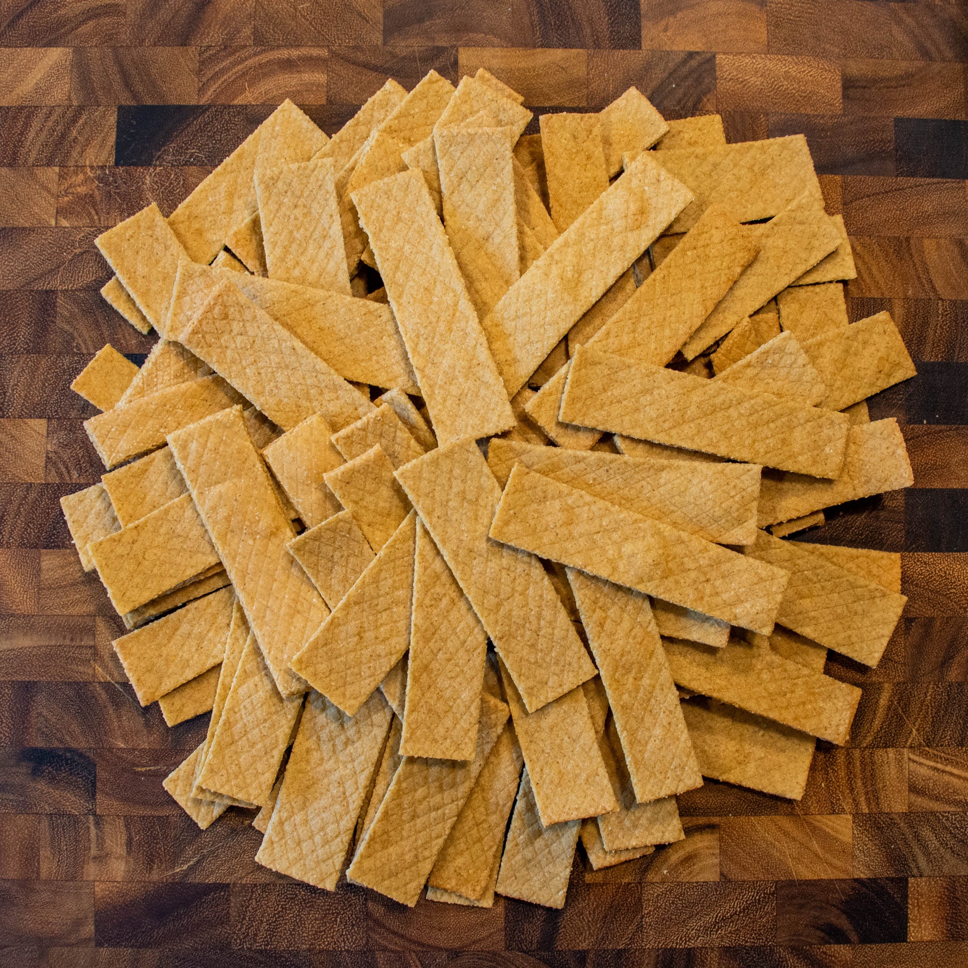 Wheat-free dog treats combining skipjack tuna and aged cheddar for a tasty reward.